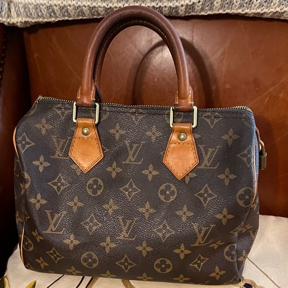 SOLD****Louis Vuitton Iconic Monogram Speedy 25 Purse Bag - Picture 2 of 16